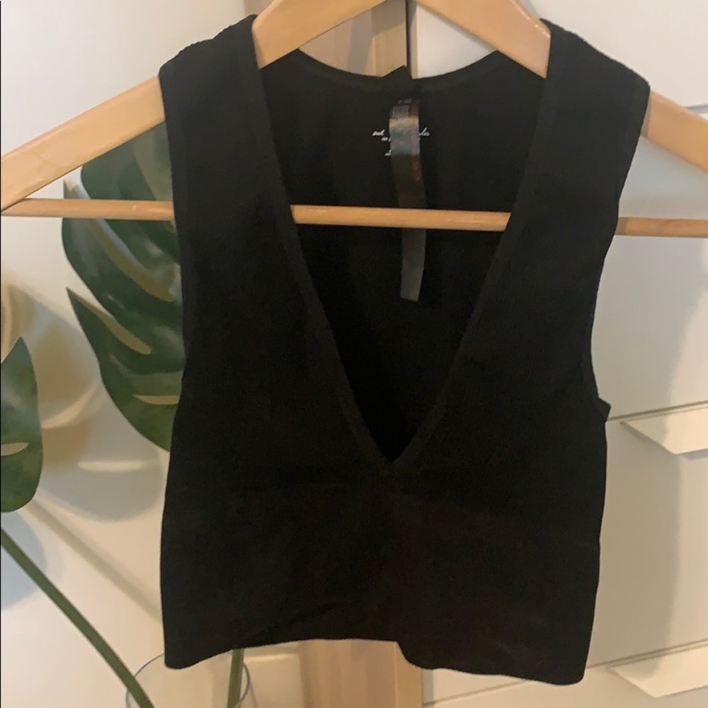 Black deep v tank